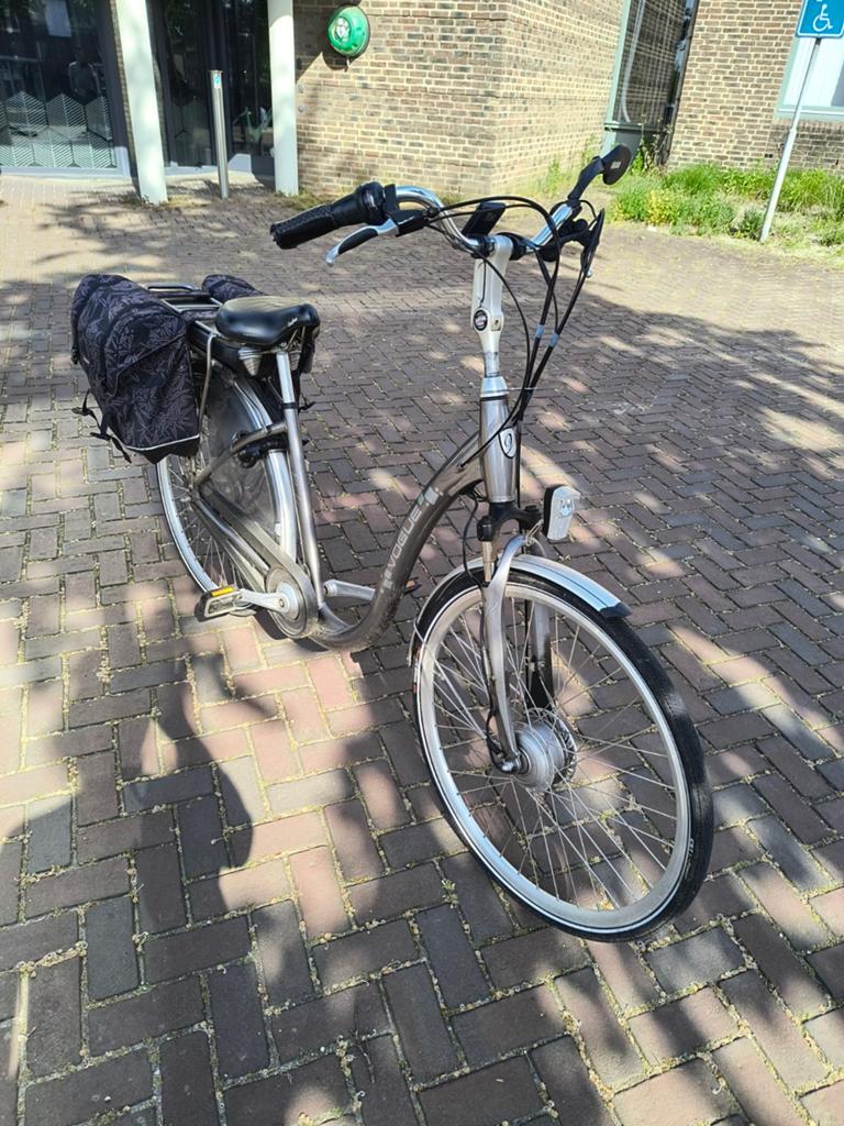 Vogue elektrische fiets met lage instap en lange actieradius, Fietsen en Brommers, Elektrische fietsen, Ophalen of Verzenden