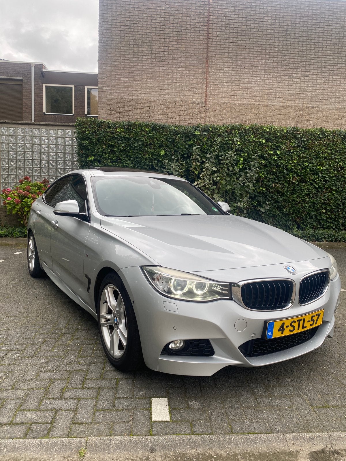 BMW 3-Serie GT 320I M Pakket| Aut| Goed onderhouden, Auto's, Dealer onderhouden, Achterwielaandrijving, Zwart, 4 cilinders