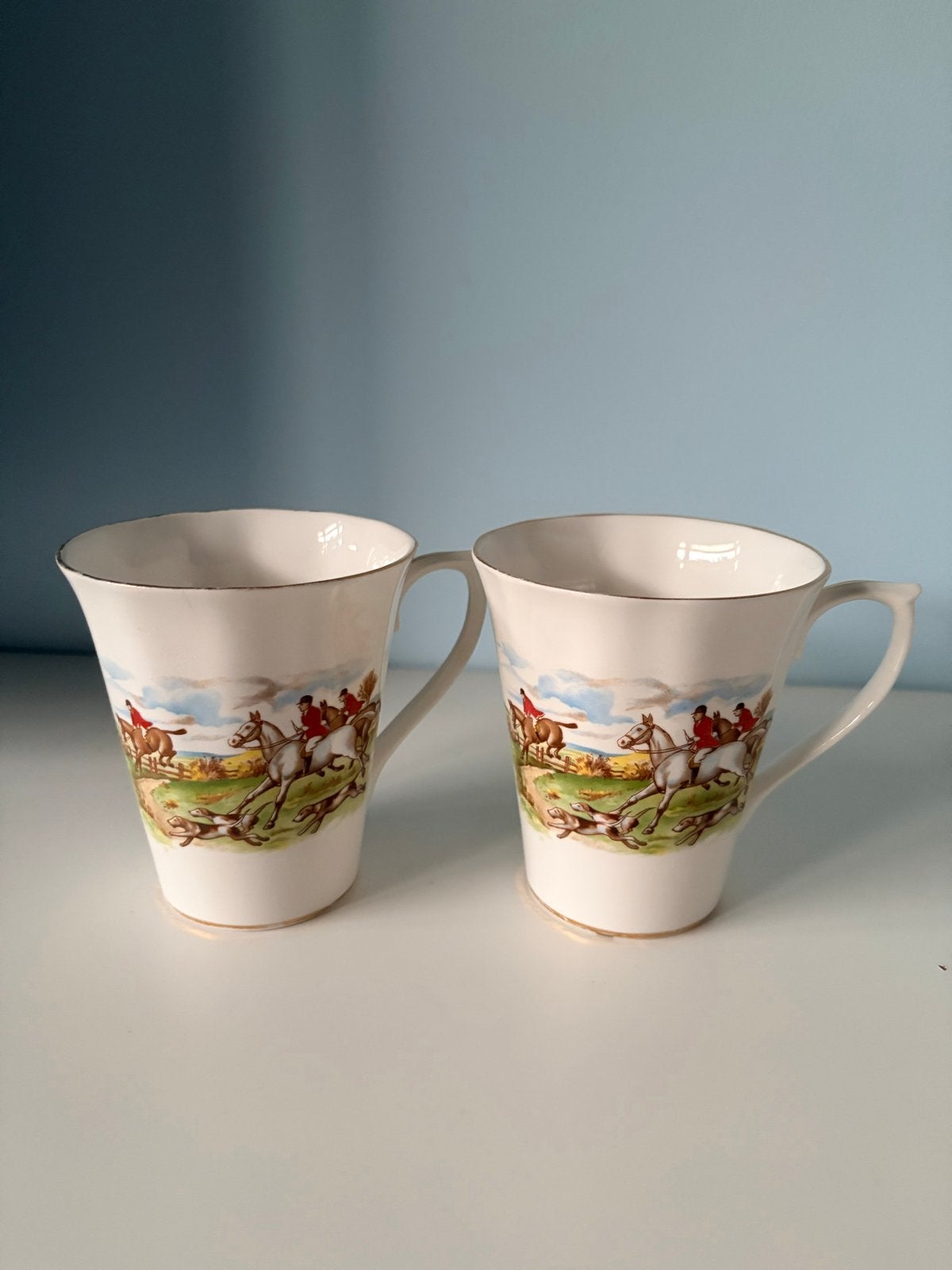 Set van 2 Regency mokken met jachttafereel, Ophalen