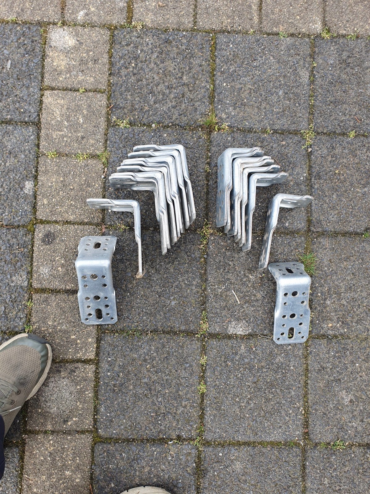 15 hoekbeugels en 25 balkdragers 59x156, Ophalen, Gebruikt, 250 mm of meer
