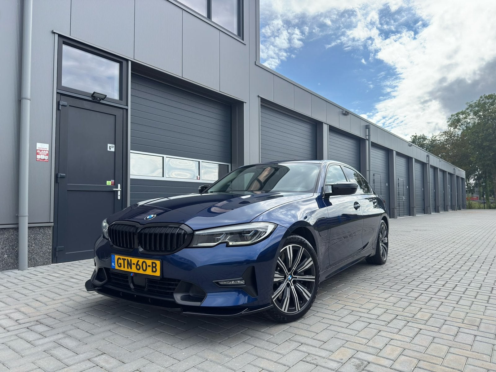 BMW 3-Serie 330e eDrive Edition, 1998 cc, Achterwielaandrijving, Blauw, Leder en Stof