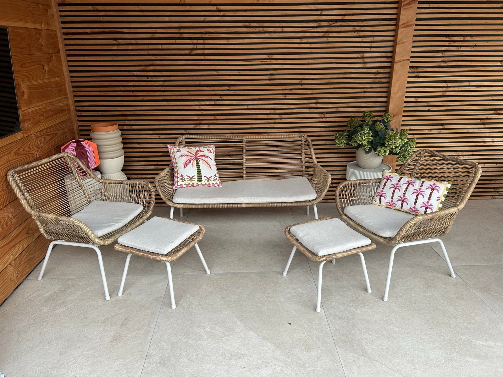 Wicker Loungeset met bank, 2 stoelen en voetenbankjes, Tuin en Terras, Ophalen, 4 zitplaatsen, Gebruikt, Loungeset