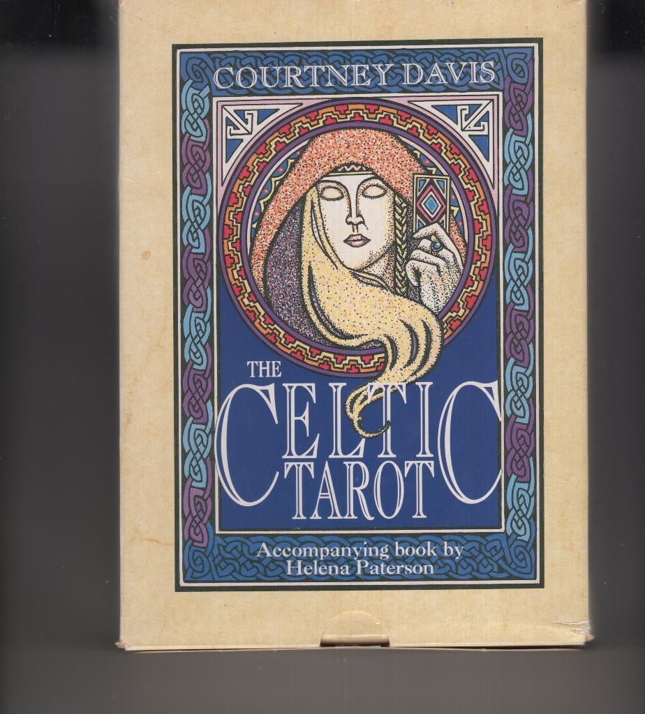 The celtic tarot Courtney Davis, Boeken, Ophalen of Verzenden, Zo goed als nieuw, Tarot of Kaarten leggen, Overige typen