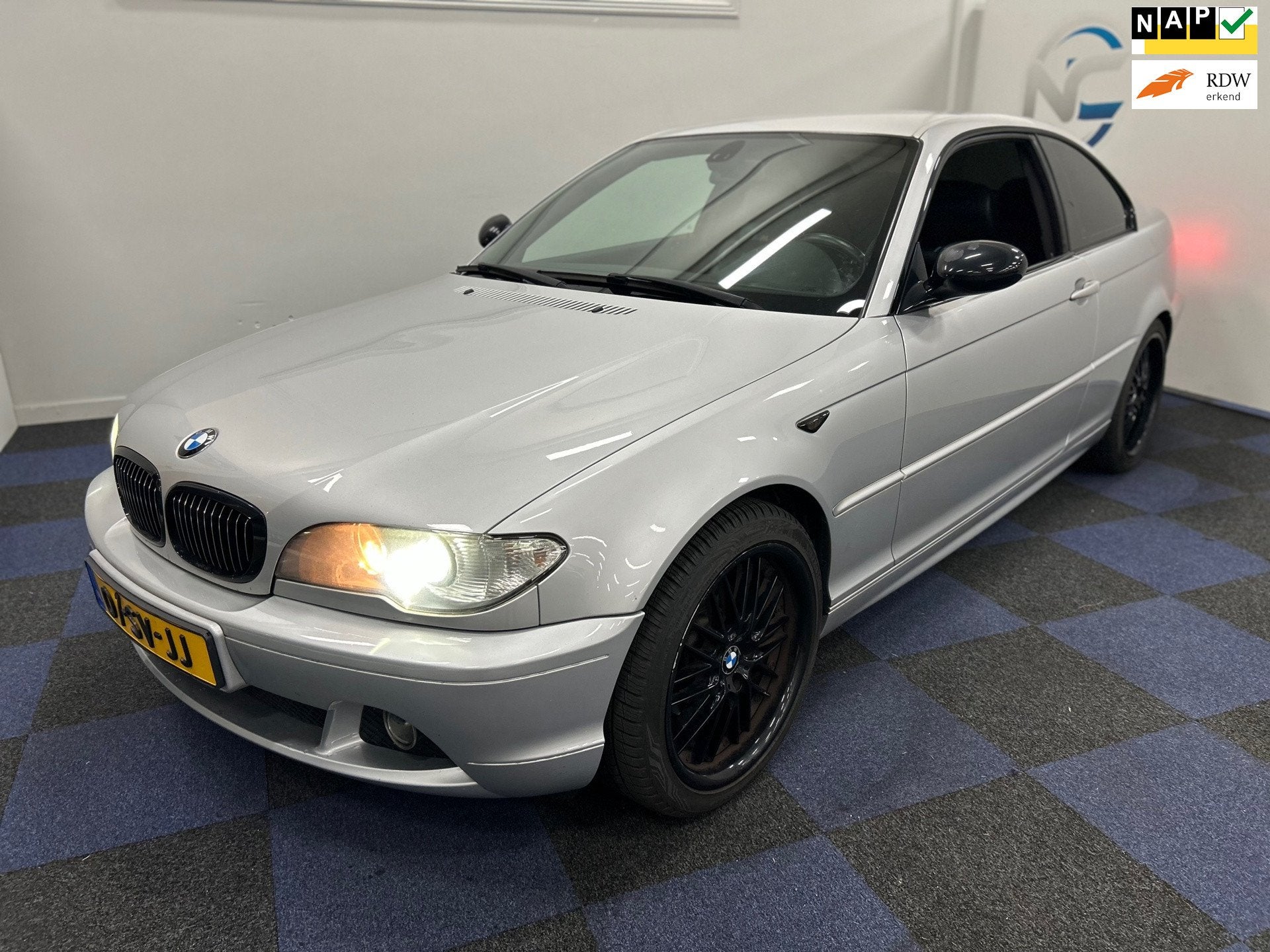 BMW 3-serie Coupé 318Ci Special Executive / AUTOMAAT / DEAL, Automaat, Dealer onderhouden, Achterwielaandrijving, 680 kg