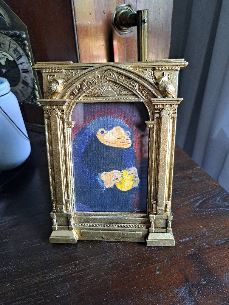 Fantastic Beasts Niffler Schilderij in originele lijst, Verzamelen, Harry Potter, Ophalen of Verzenden, Nieuw, Overige typen