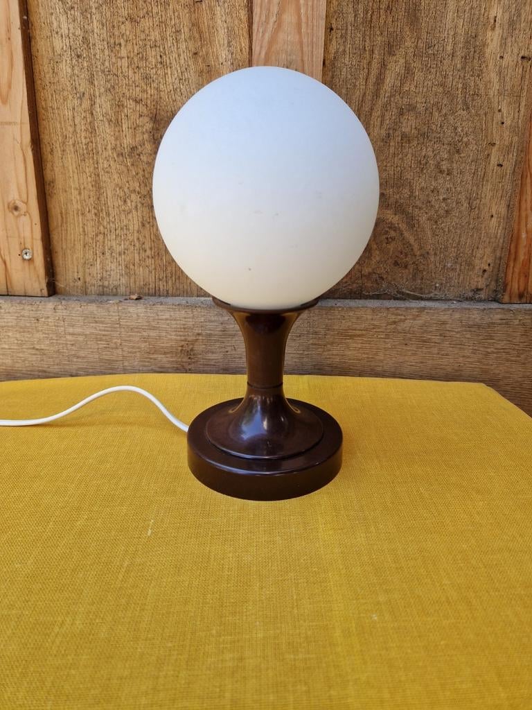 Leuk Space age tafel lamp melkglas en bakeliet, Vintage Bauhaus Schandinavisch, Gebruikt, Ophalen of Verzenden, Glas