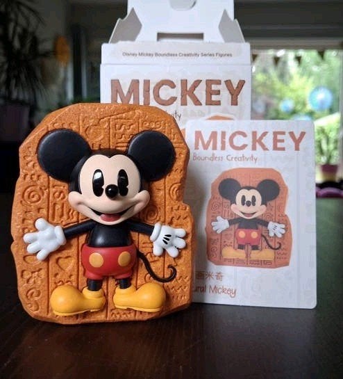 Pop mart Disney Mickey Mouse boundless creativity, Ophalen of Verzenden, Zo goed als nieuw
