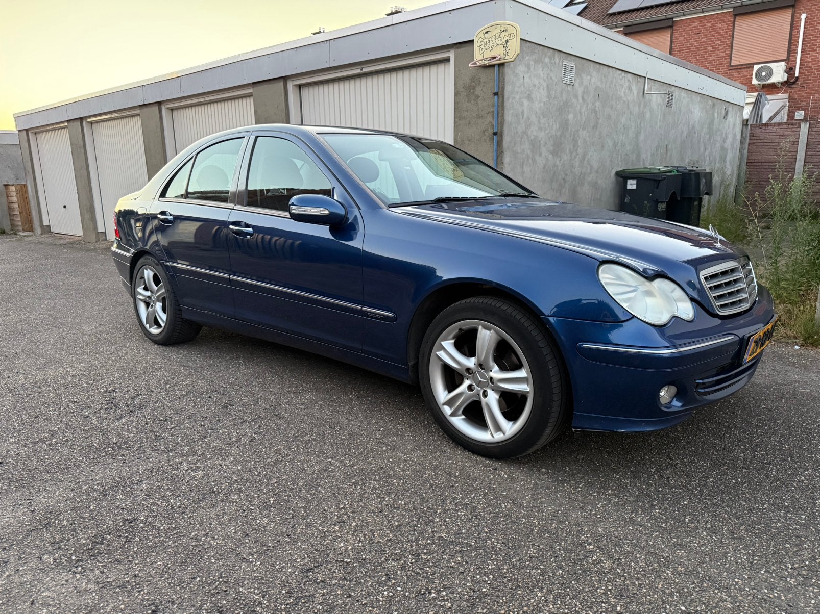 Mercedes-Benz C-Klasse 1.8 C200 Kompr Sedan AUT 2005 Blauw, Auto's, Automaat, Achterwielaandrijving, 4 cilinders, Blauw