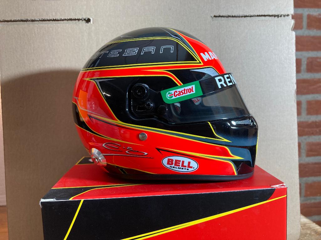 ✅ Esteban Ocon 2020 helm 1:2 Renault / Alphine 1/2 Formule 1, Verzamelen, Automerken, Motoren en Formule 1, Ophalen of Verzenden