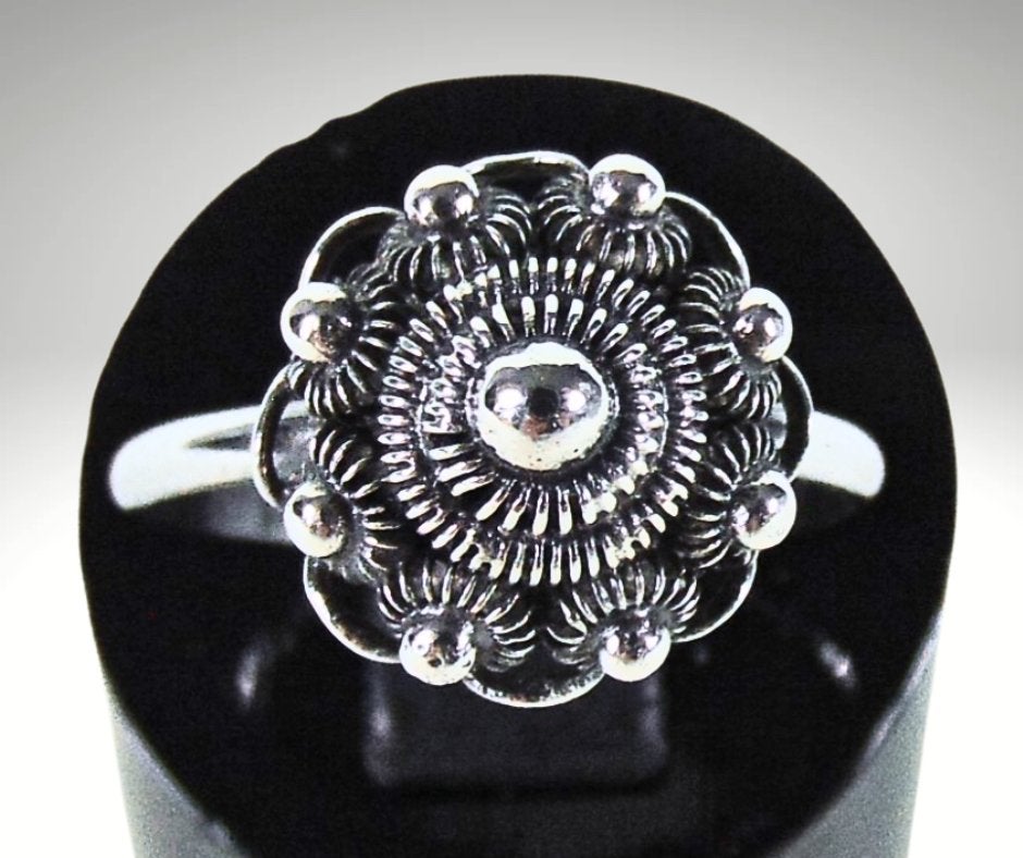Mooie 835 zilveren Zeeuwse knoppen knopen ring M17,3!, Verzenden, Zo goed als nieuw, X, Dame