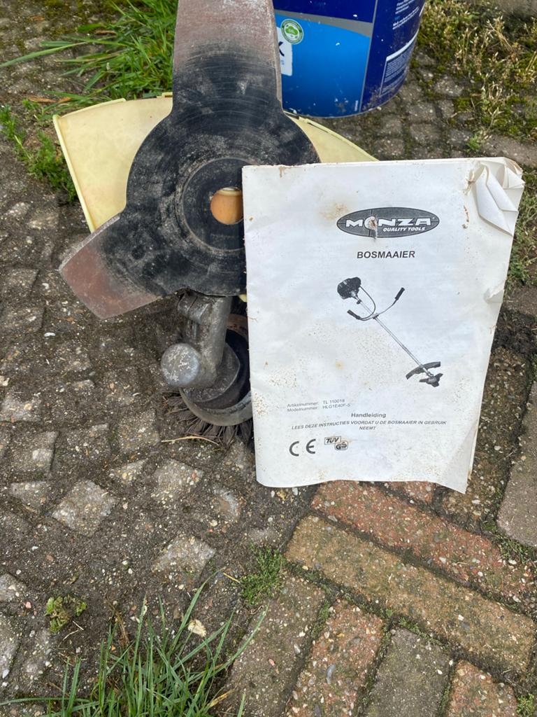 Monza Bosmaaier - Krachtige Benzine Grastrimmer, Ophalen, Gebruikt, 30 tot 50 cm, Benzine