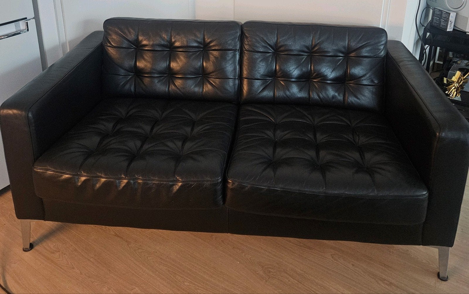 IKEA Landskrona 2-zitsbank Zwart Leer / Metalen Poten, Huis en Inrichting, Ophalen, Gebruikt, 150 tot 200 cm, Tweepersoons