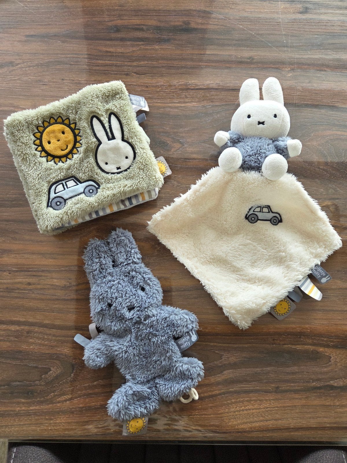 Knuffeldoekje, stoffen boekje en knisperende knuffel Nijntje, Nijntje, Ophalen of Verzenden, Zo goed als nieuw, Konijn