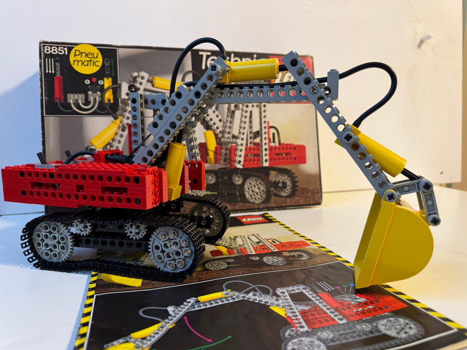Lego Technic 8851 Graafmachine Pneumatic (1984) met doos, Ophalen of Verzenden, Gebruikt, Overige merken