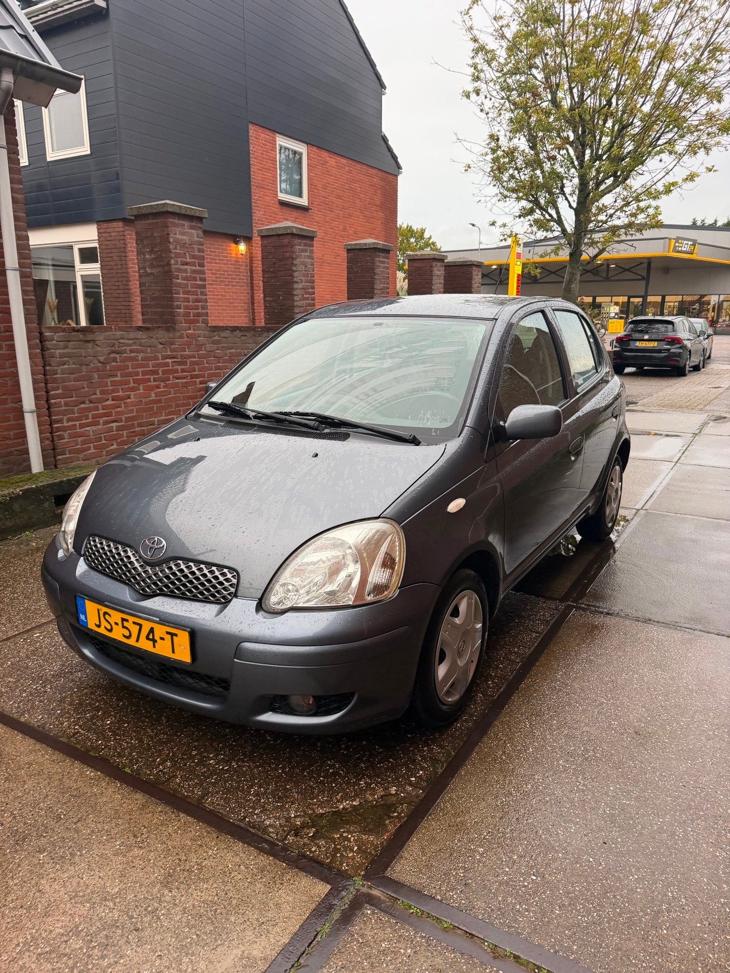 Toyota Yaris 1.3 VVT-i Terra, Voorwielaandrijving, Gebruikt, 31 €/maand, 4 cilinders