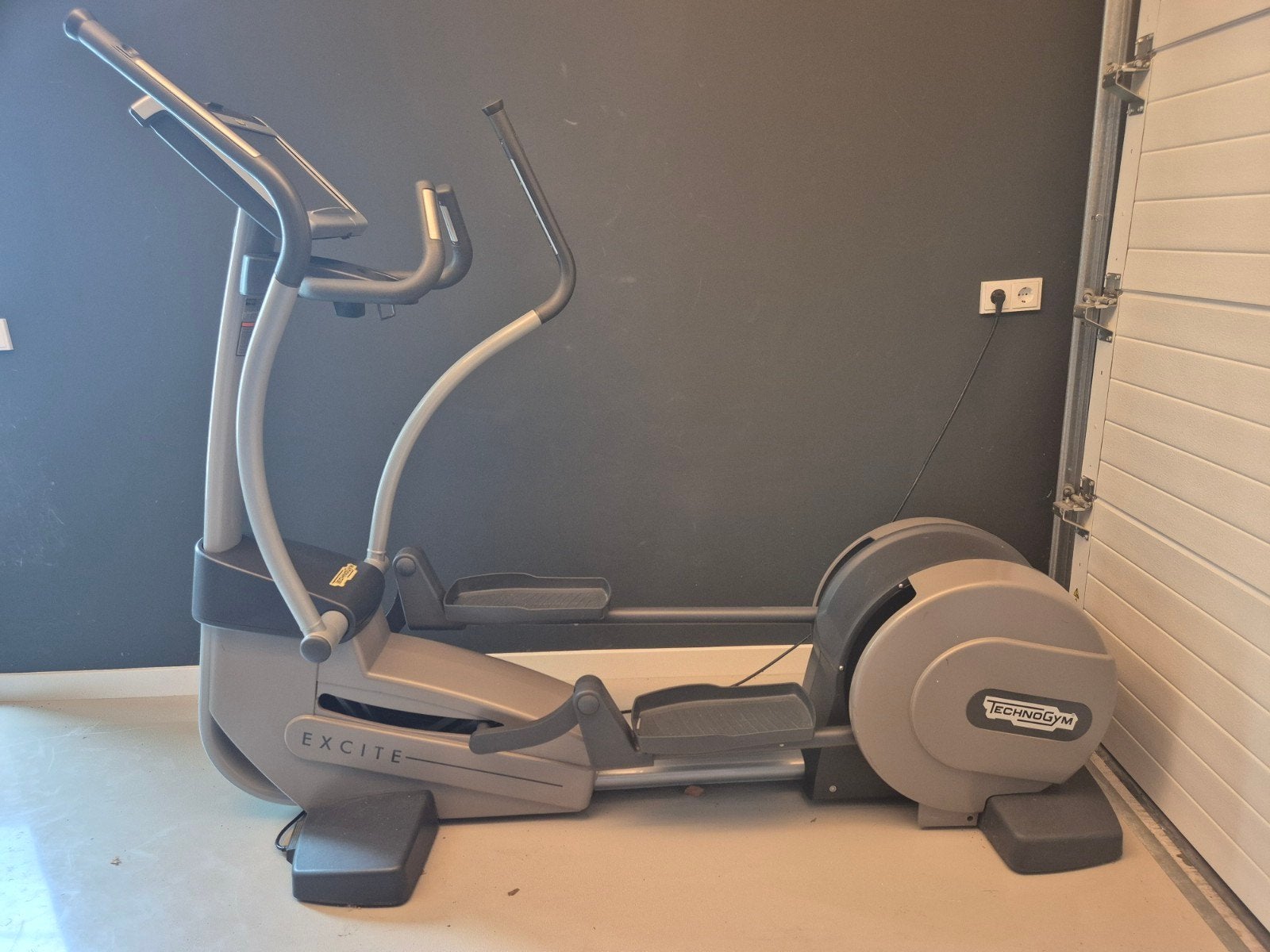 Technogym Synchro Excite 700 crosstrainer met touchscreen, Ophalen, Gebruikt, Benen, Crosstrainer
