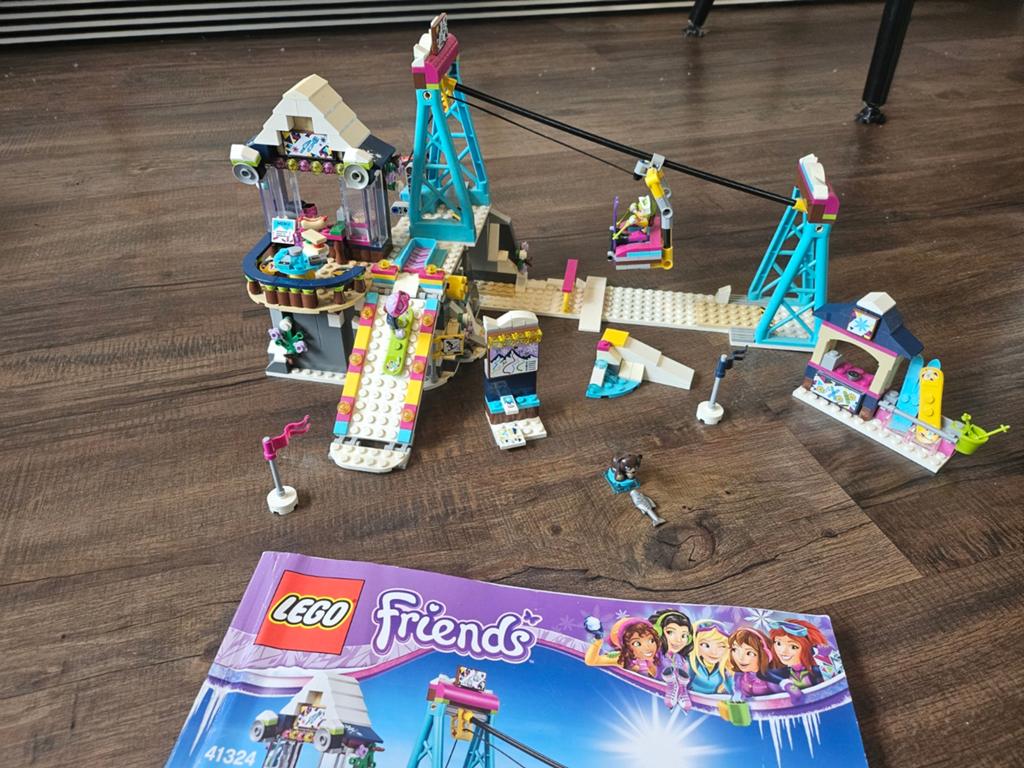 Lego Friends 41324 Skiresort skilift, Kinderen en Baby's, Speelgoed | Duplo en Lego, Gebruikt, Lego, Friends, Ophalen of Verzenden
