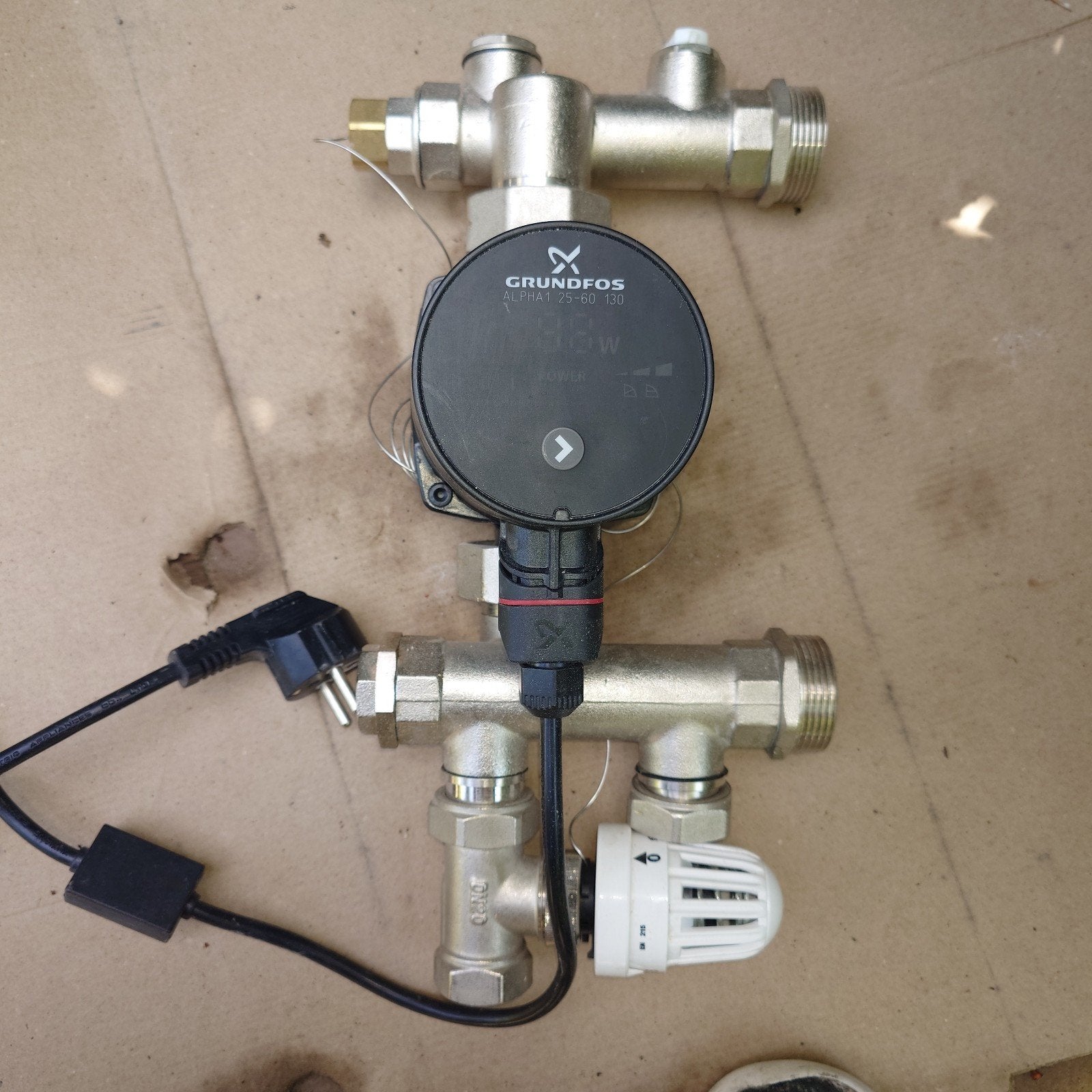 Grundfos pomp en mengklep voor vloerverwarming, Minder dan 30 cm, Overige typen, Minder dan 60 cm, Ophalen of Verzenden