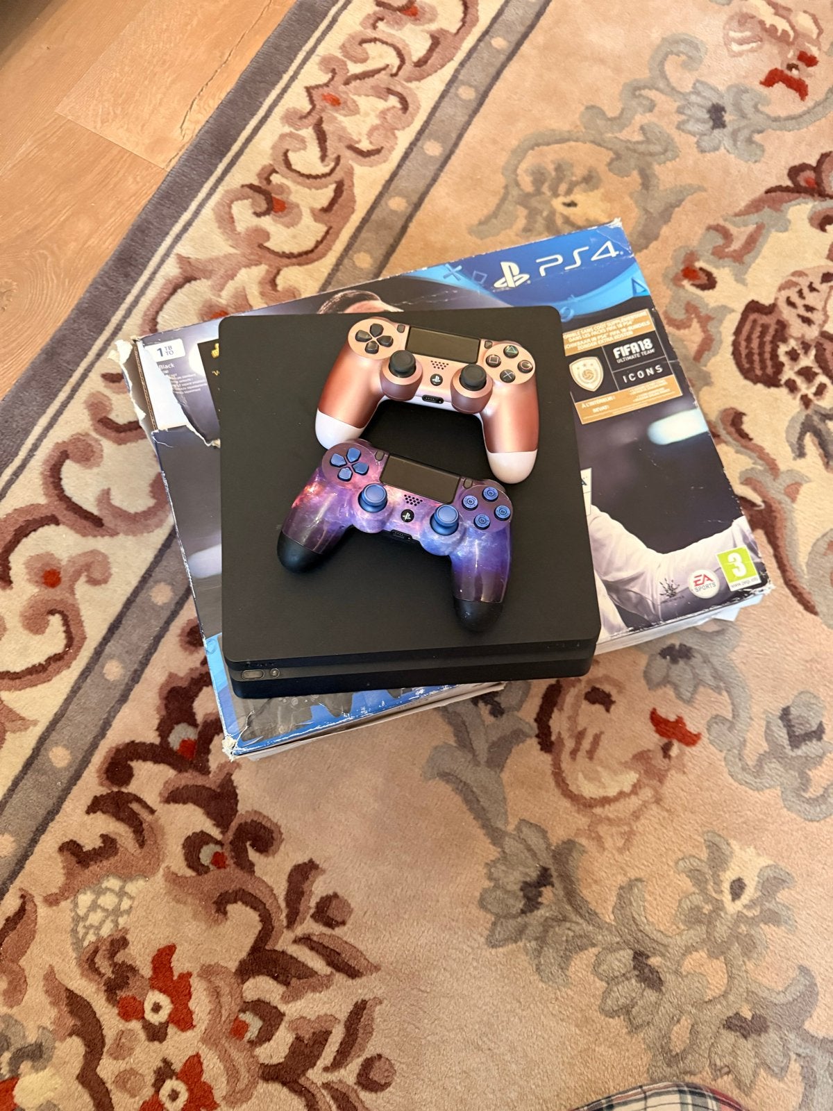 PS4 (normaal) 4TB met 2 controllers, Met 2 controllers, Ophalen of Verzenden, Original, Gebruikt