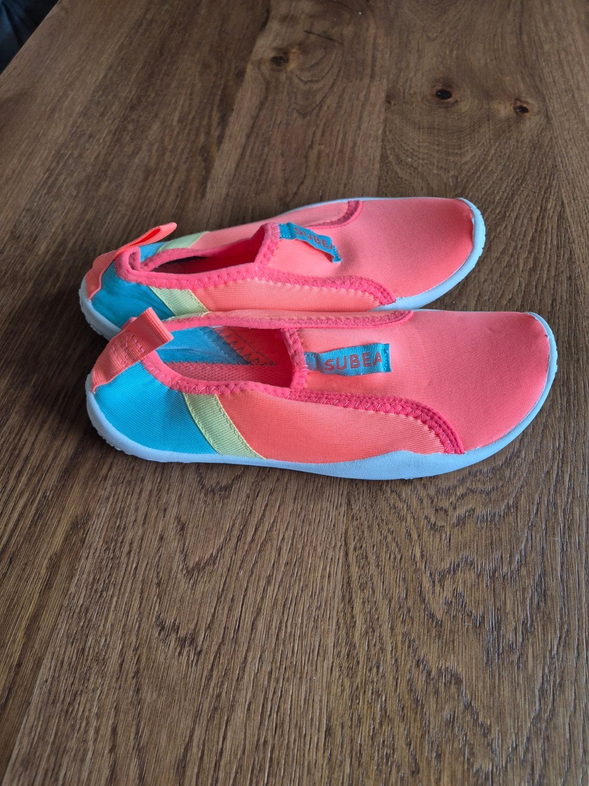 Kleurrijke waterschoenen maat 34-35, Ophalen, Zo goed als nieuw, Kind