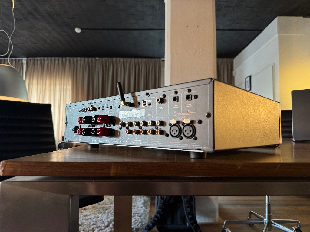 Foto 3 van Cambridge Audio || CX A81 versterker met DAC