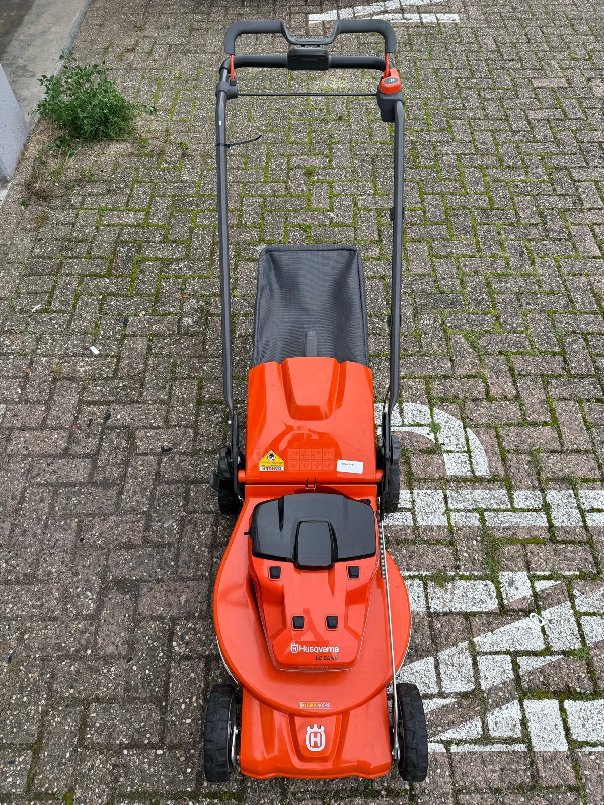 Husqvarna LC 551iV Accu Grasmaaier - Zo goed als nieuw, Ophalen, Zo goed als nieuw, Accu-grasmaaier, Opvangzak