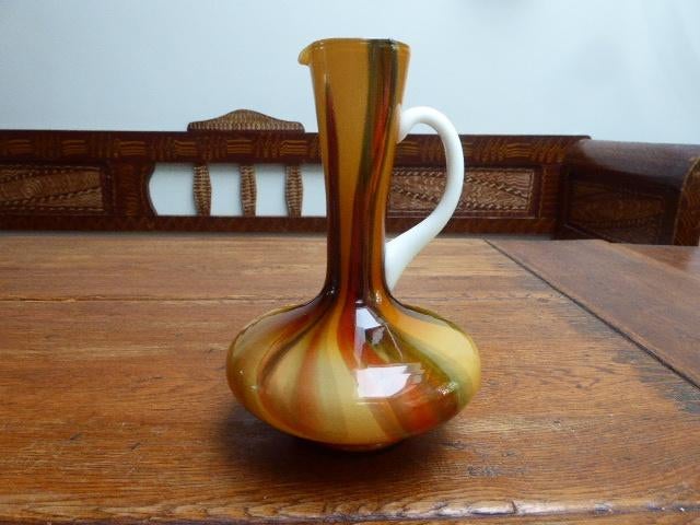 Vintage opaline vaasje, 20 cm., Antiek en Kunst, Ophalen of Verzenden