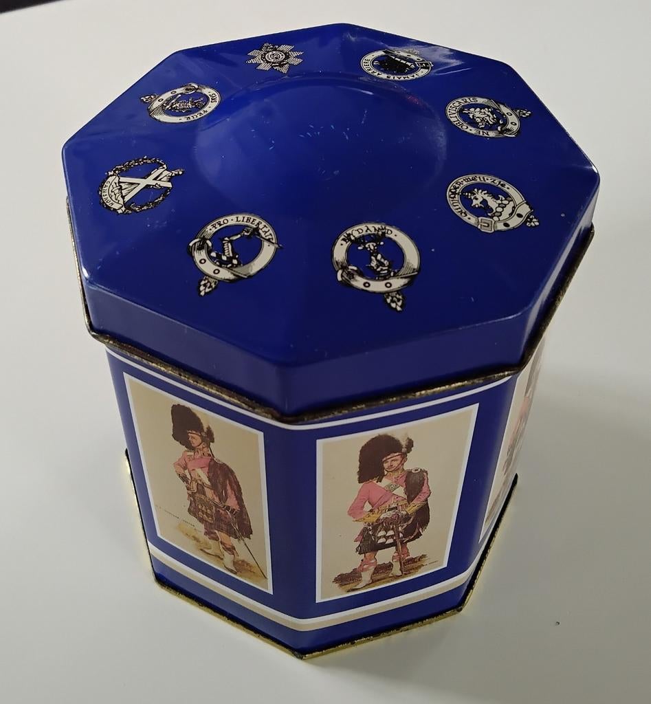 Vintage blikken trommel Schotse figuren, Verzamelen, Blikken, Ophalen of Verzenden, Gebruikt, Overige, Overige merken