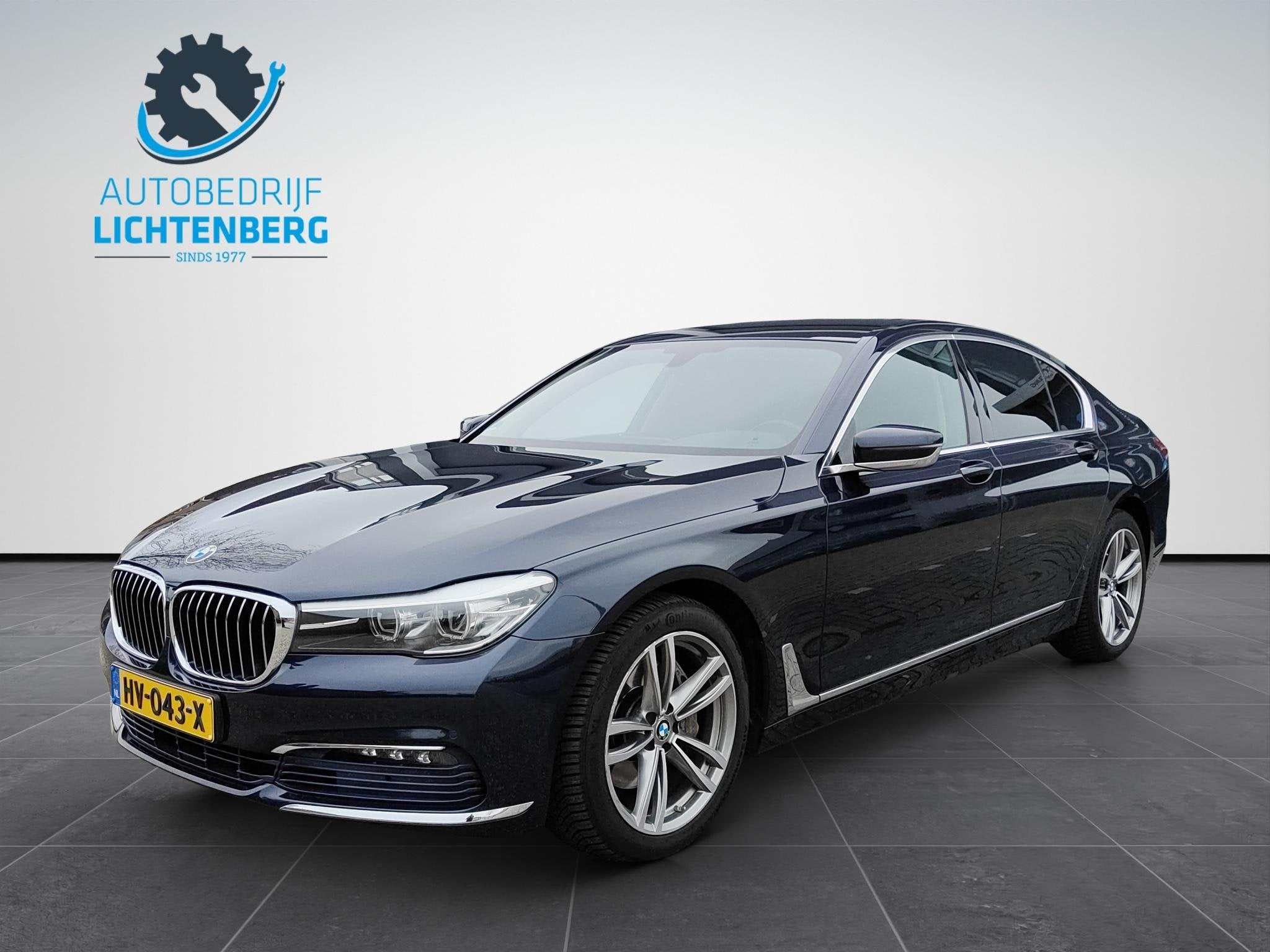 BMW 7-serie 740i Trekhaak / Leder / Mem. stoelen / Camera /, Auto's, Automaat, Gebruikt, Euro 6, 1700 kg
