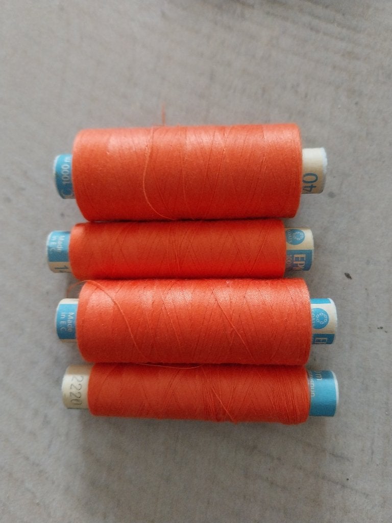 Naaigaren diverse rood/oranje tintjes 10 aangebroken klossen, Ophalen of Verzenden, Nieuw, Garen of Naald(en)