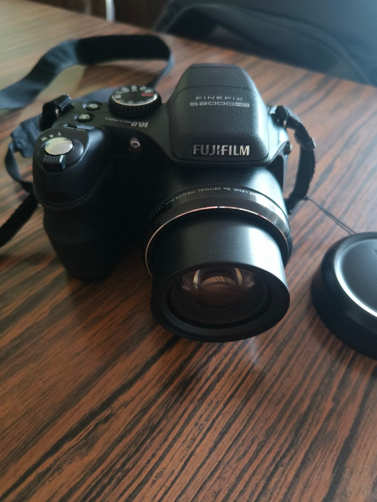 Fujifilm FinePix S2000HD Bridgecamera - 10.0 Megapixels, Ingebouwde flitser, Gebruikt, Ophalen of Verzenden, Fujifilm