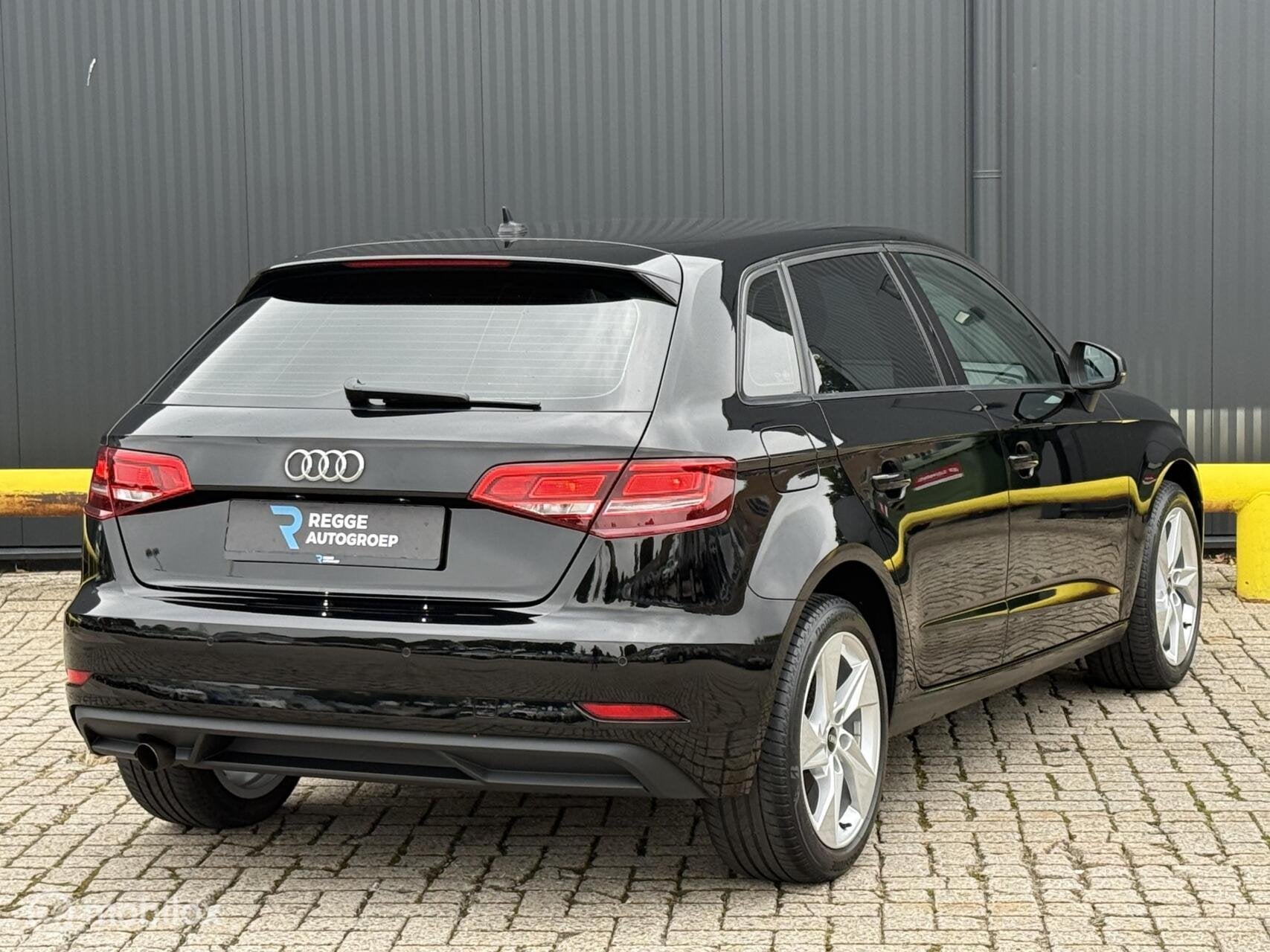 Audi A3 Sportback 1.0 TFSI Pro Line XENON | PDC | CLIMA, Voorwielaandrijving, Gebruikt, Euro 6, Zwart