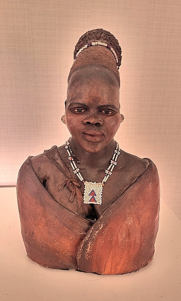 Afrikaans beeld van vrouw met kind op haar rug, Verzamelen, Poppen, Ophalen of Verzenden, Zo goed als nieuw, Pop