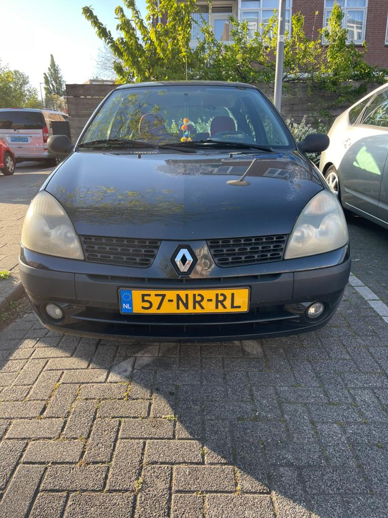 Renault clio 1.2 AIRCO NAP APK 2004, Auto's, Renault, Particulier, Clio, Airconditioning, Alarm, Centrale vergrendeling, Electronic Stability Program (ESP)
