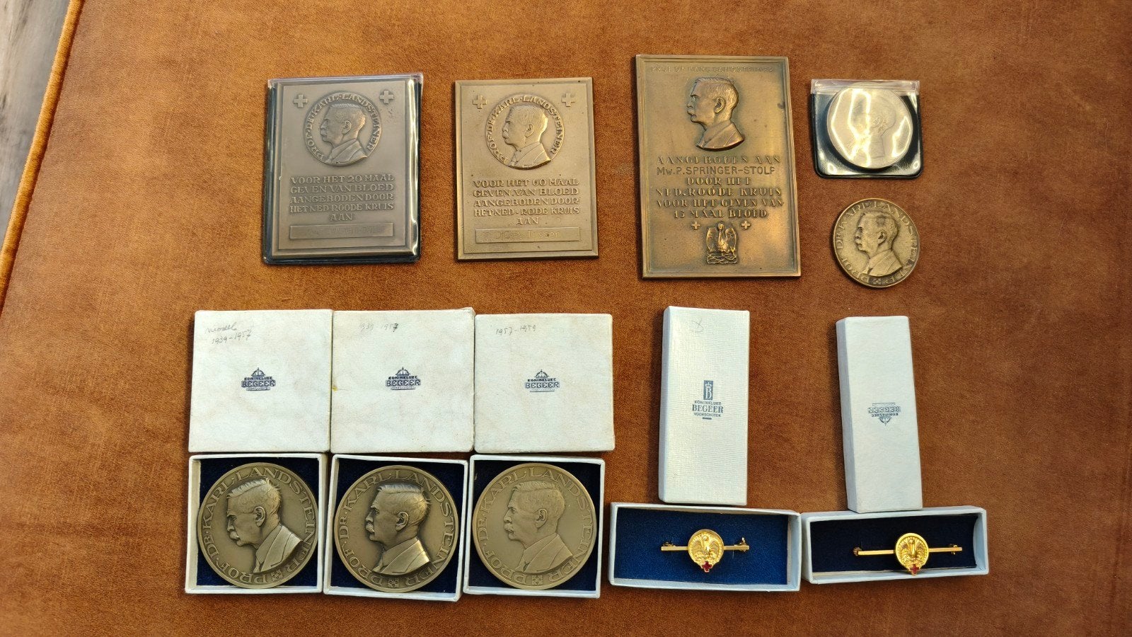 Lotje 10 stuks Rode Kruis, IN PRIJS VERLAAGD., Ophalen of Verzenden, Landmacht, Nederland, Lintje, Medaille of Wings