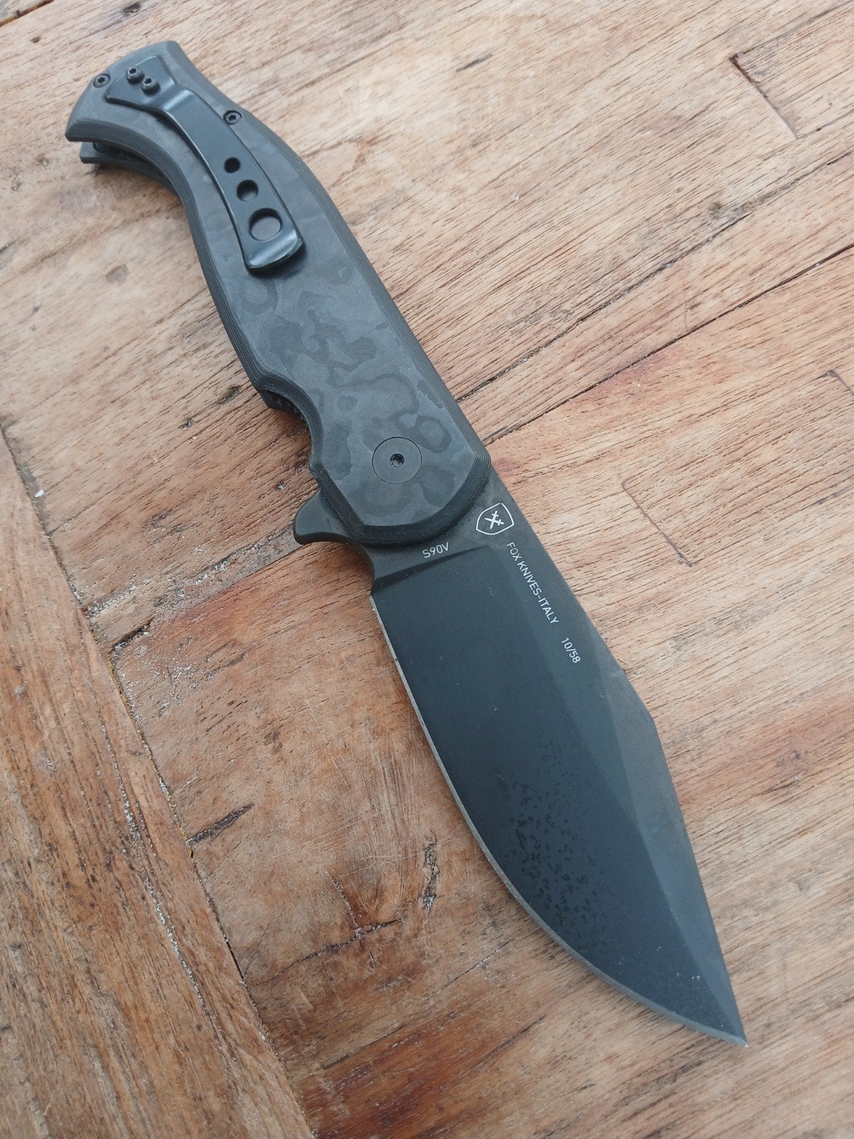 Eastwoods tiger S90V carbon, Verzamelen, Ophalen of Verzenden, Overige soorten, Nederland, Mes of Dolk