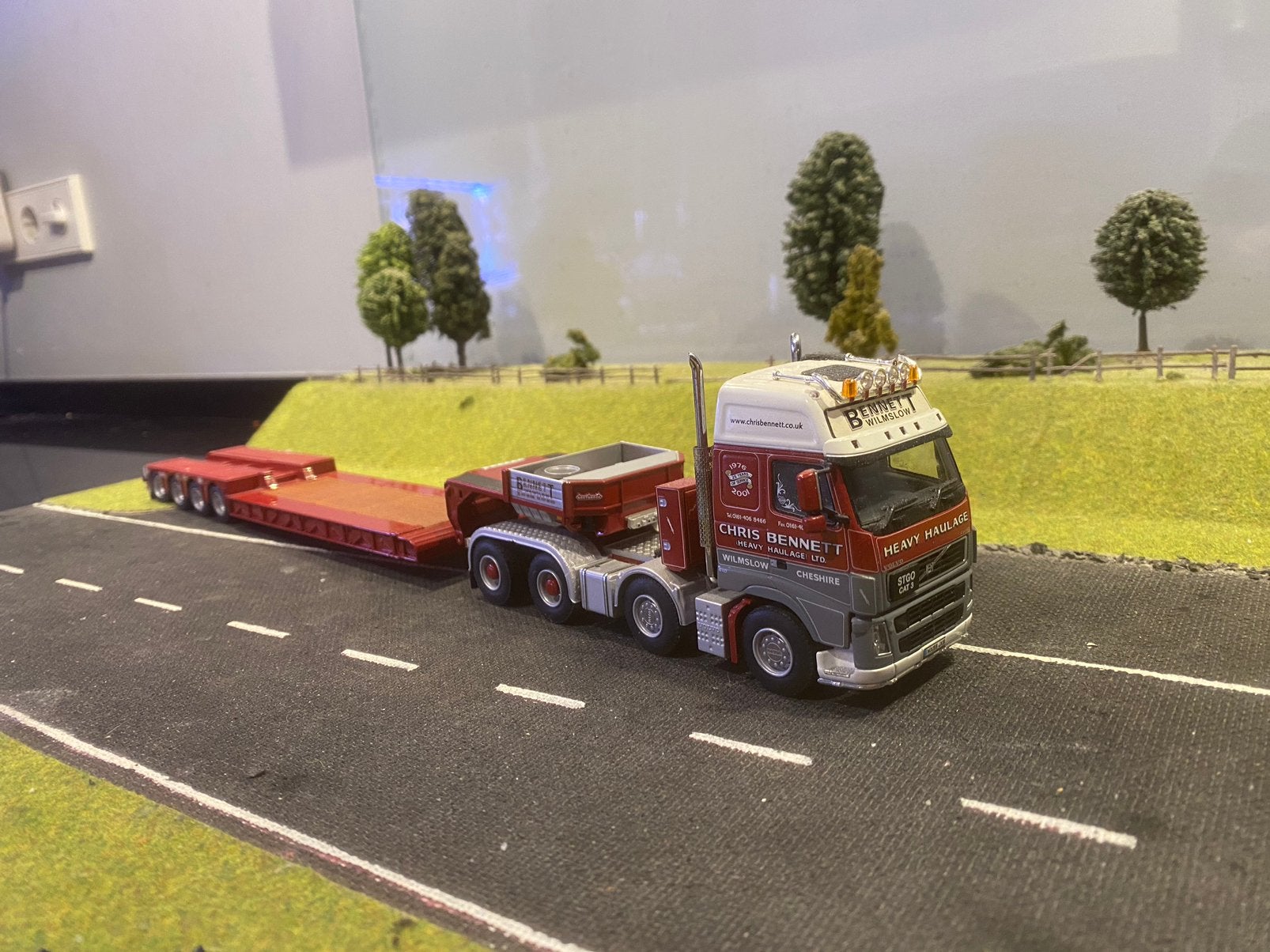 Volvo FH met dieplader van Bennett, Ophalen of Verzenden, Zo goed als nieuw, Bus of Vrachtwagen, Wsi