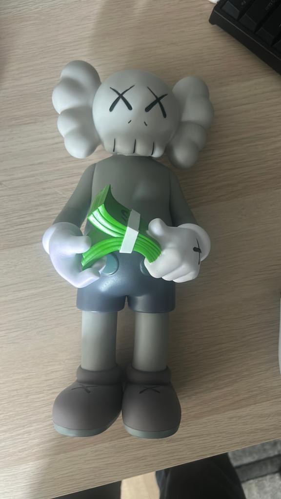 KAWS 30cm, Ophalen