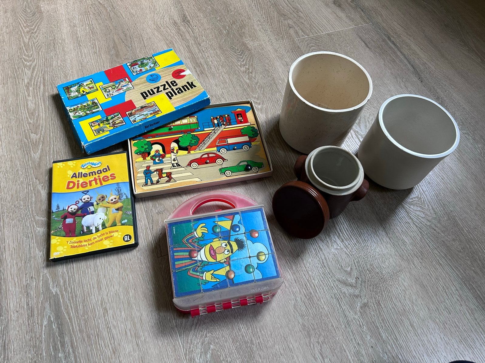 Gratis af te halen: Speelgoed en potten, Ophalen, 2 tot 4 jaar, Gebruikt, Van hout