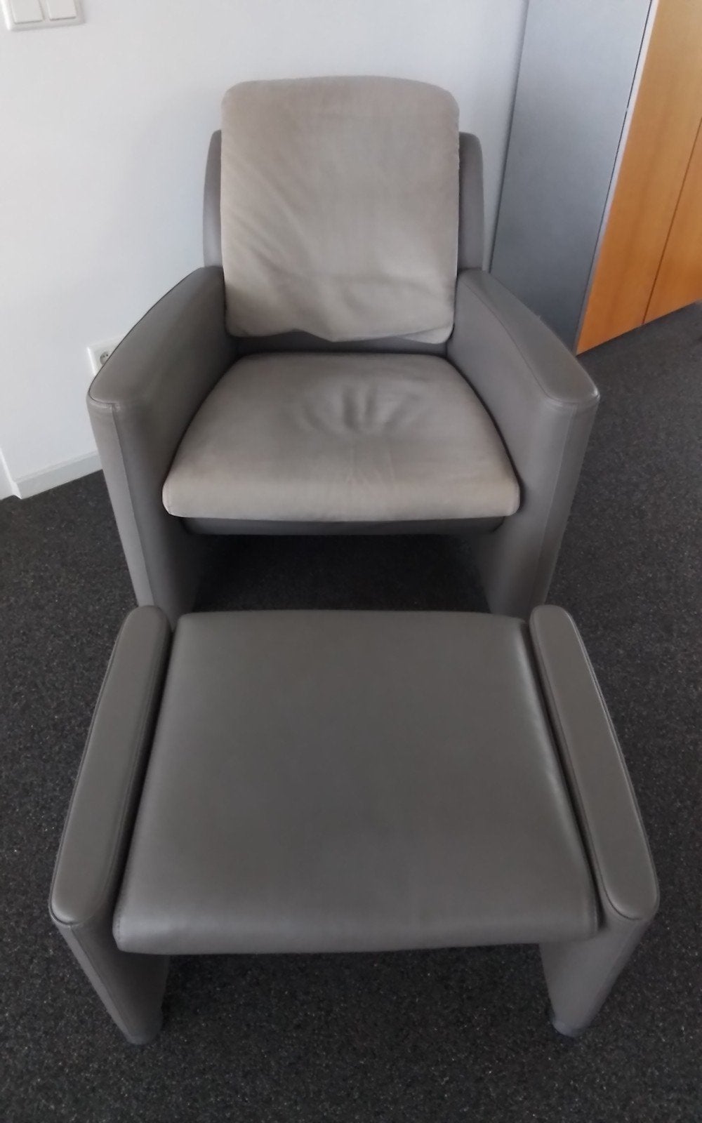 Leren fauteuil en hocker Fidamigo van Leolux, Ophalen, Gebruikt, 75 tot 100 cm, 75 tot 100 cm