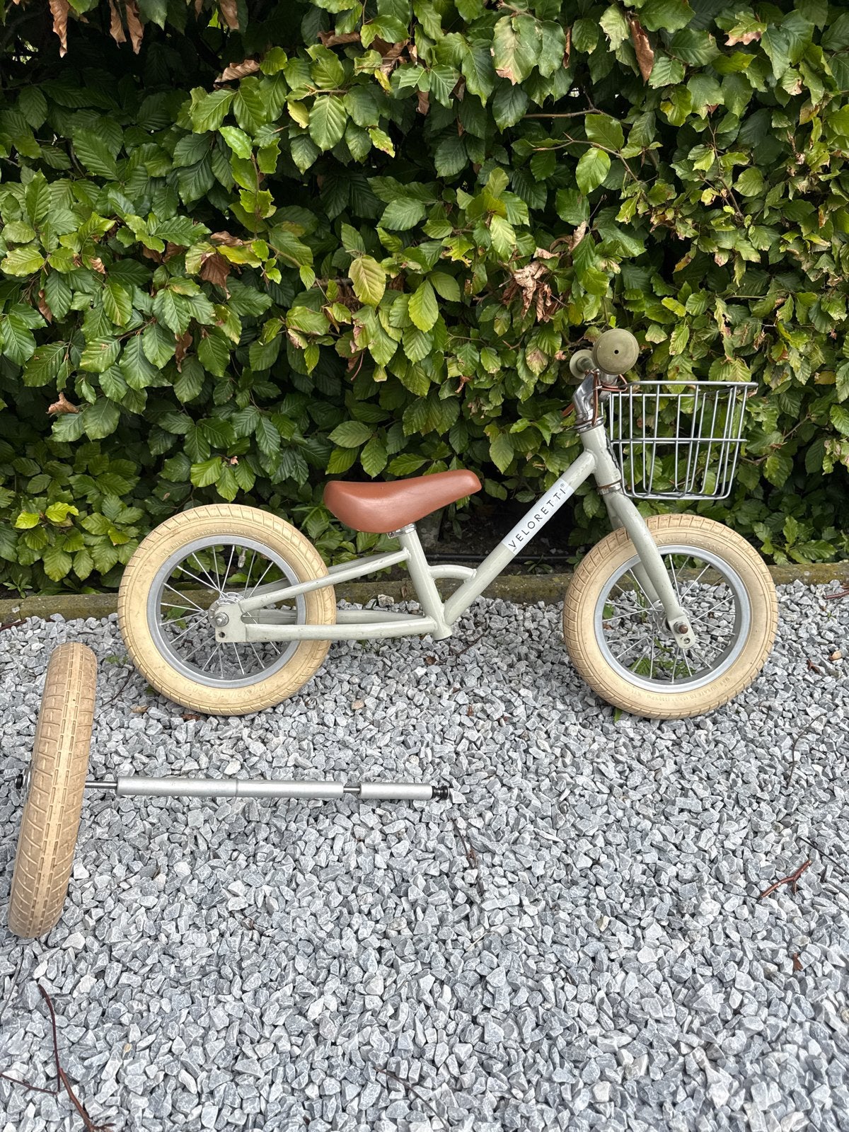 Veloretti driewieler/loopfiets met mandje, Fietsen en Brommers, Ophalen of Verzenden, Gebruikt, Terugtraprem, Verstelbare zitting