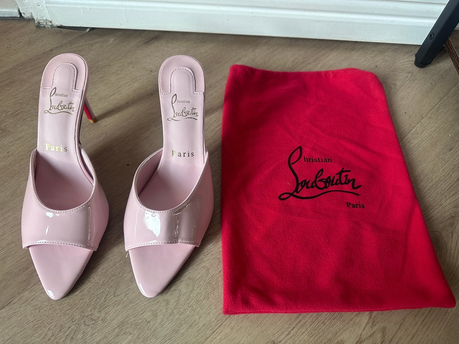 Louboutin Miss Z Mule roze hakken maat 39 nieuw €85, Nieuw, Ophalen of Verzenden, Schoenen met hoge hakken, Roze