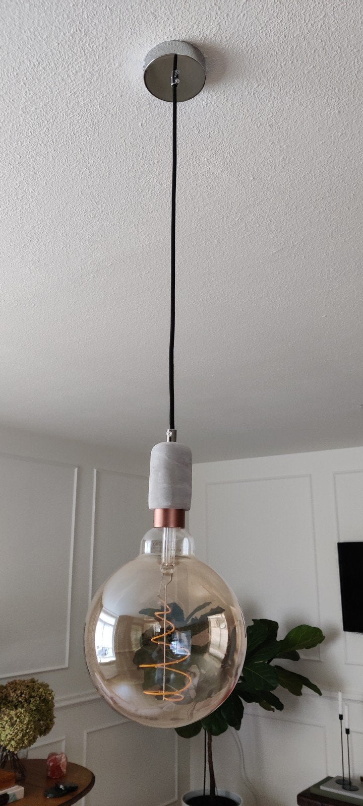 Industriële betonlook hanglamp incl.XXL Philips led globe., Ophalen