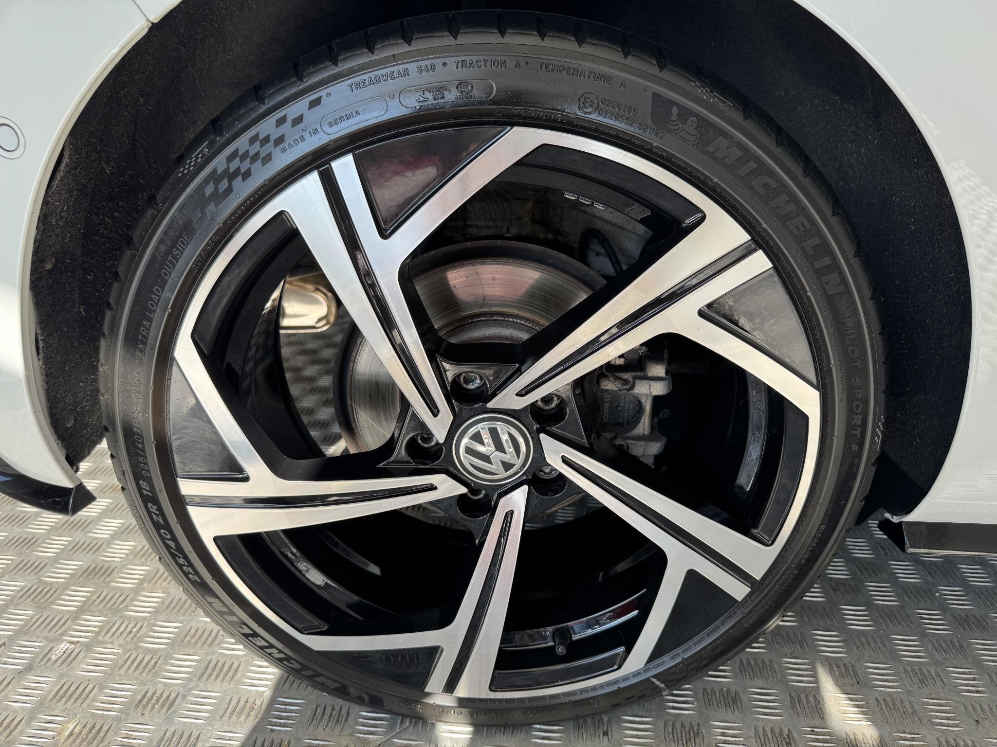 Volkswagen Golf 1.5 TSI Highline Business R-Line 18” inch, Auto's, Stof, 4 cilinders, 150 pk, Automatische klimaatregeling