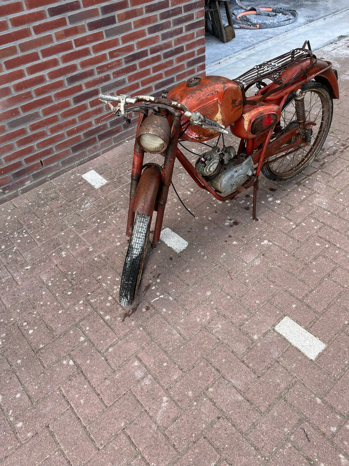 Oude  negerini bromfiets, Fietsen en Brommers, Brommers | Oldtimers, Ophalen, Maximaal 45 km/u, 50 cc, Overige merken