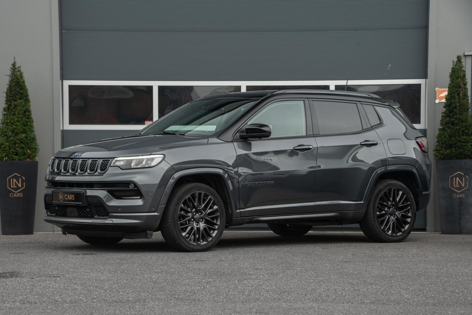 Jeep Compass 1.3T Limited|Pano|stoelventilatie|DAB|Trekhaak, Auto's, Voorwielaandrijving, Gebruikt, 4 cilinders, Met garantie (alle)