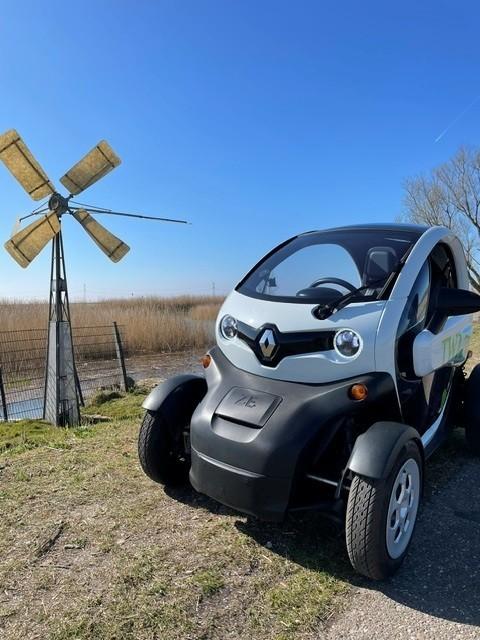 Renault Twizy 80km. 2017 | 8650 km! | pano dak | LED, Auto's, Automaat, Achterwielaandrijving, Zwart, Wit