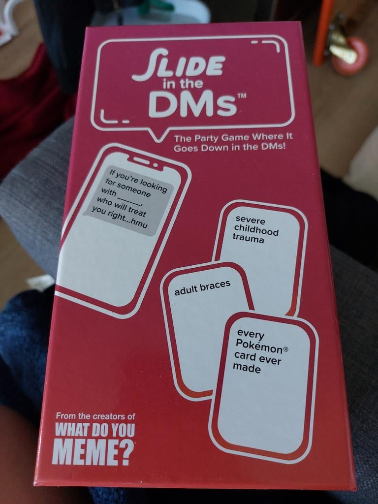 Slide in the DMs - spel spelletje, Vijf spelers of meer, Ophalen, Zo goed als nieuw, What Do You Meme?