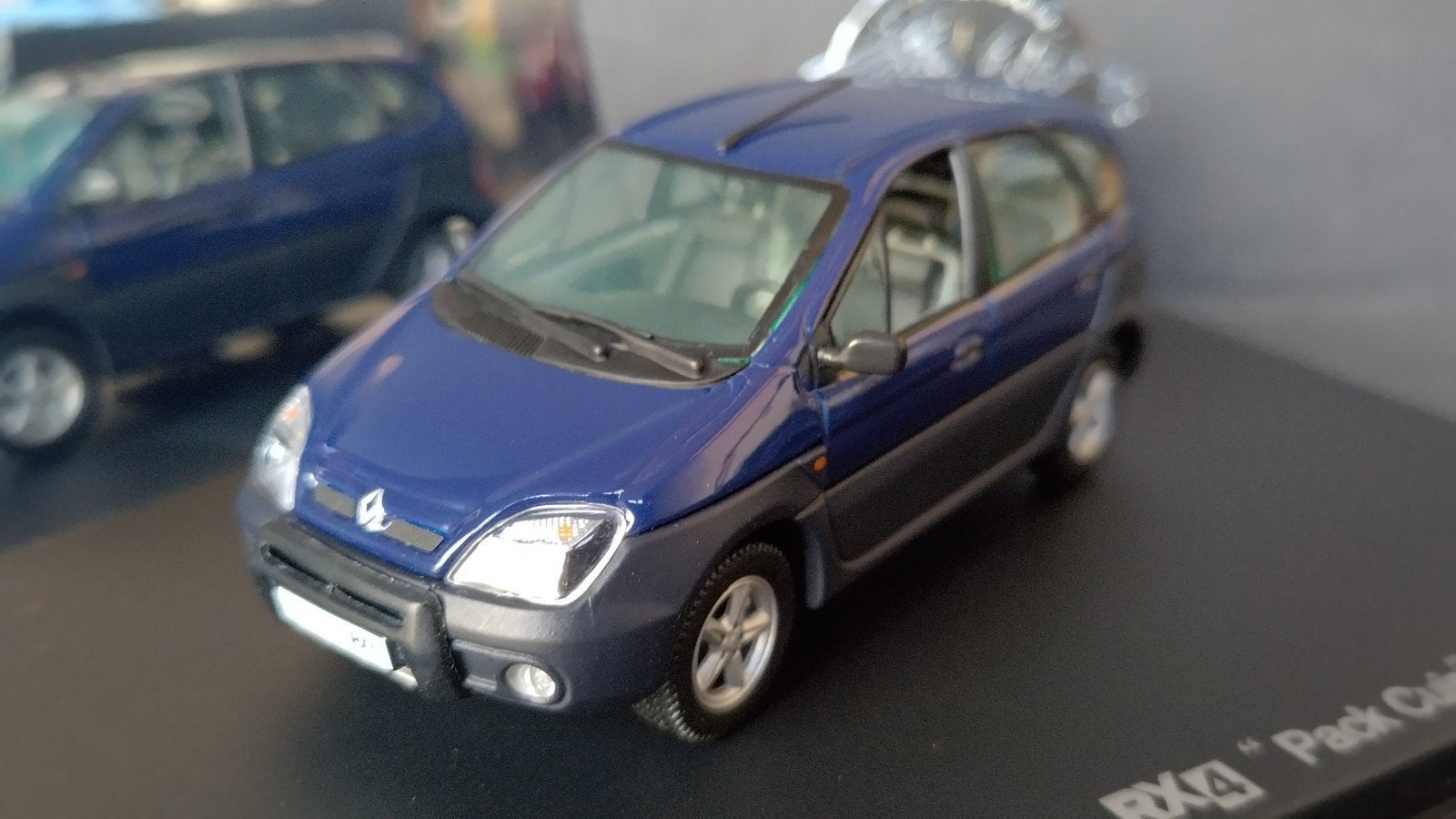 Renault Scenic RX4 Pack Cuir 1:43 Universal Hobbies Pol, Auto, Verzenden, ., Zo goed als nieuw