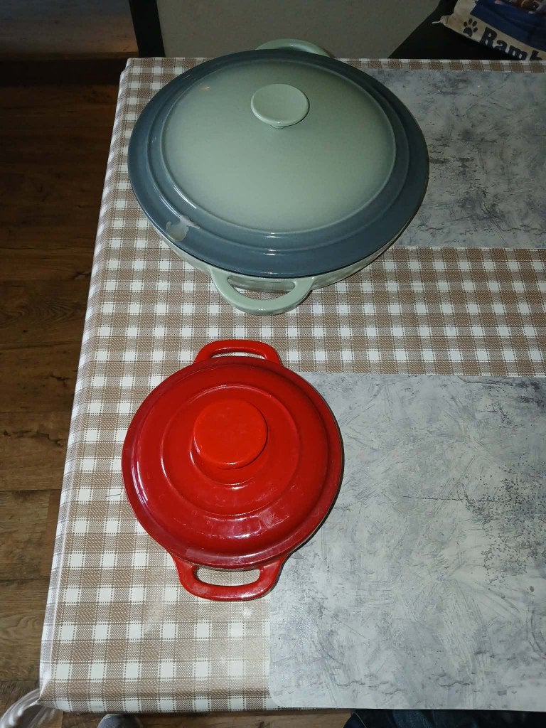 gietijzeren pannen 2 stuks, Huis en Inrichting, Keuken | Potten en Pannen, Ophalen of Verzenden, Gebruikt, Gietijzer, Koekenpan of Braadpan